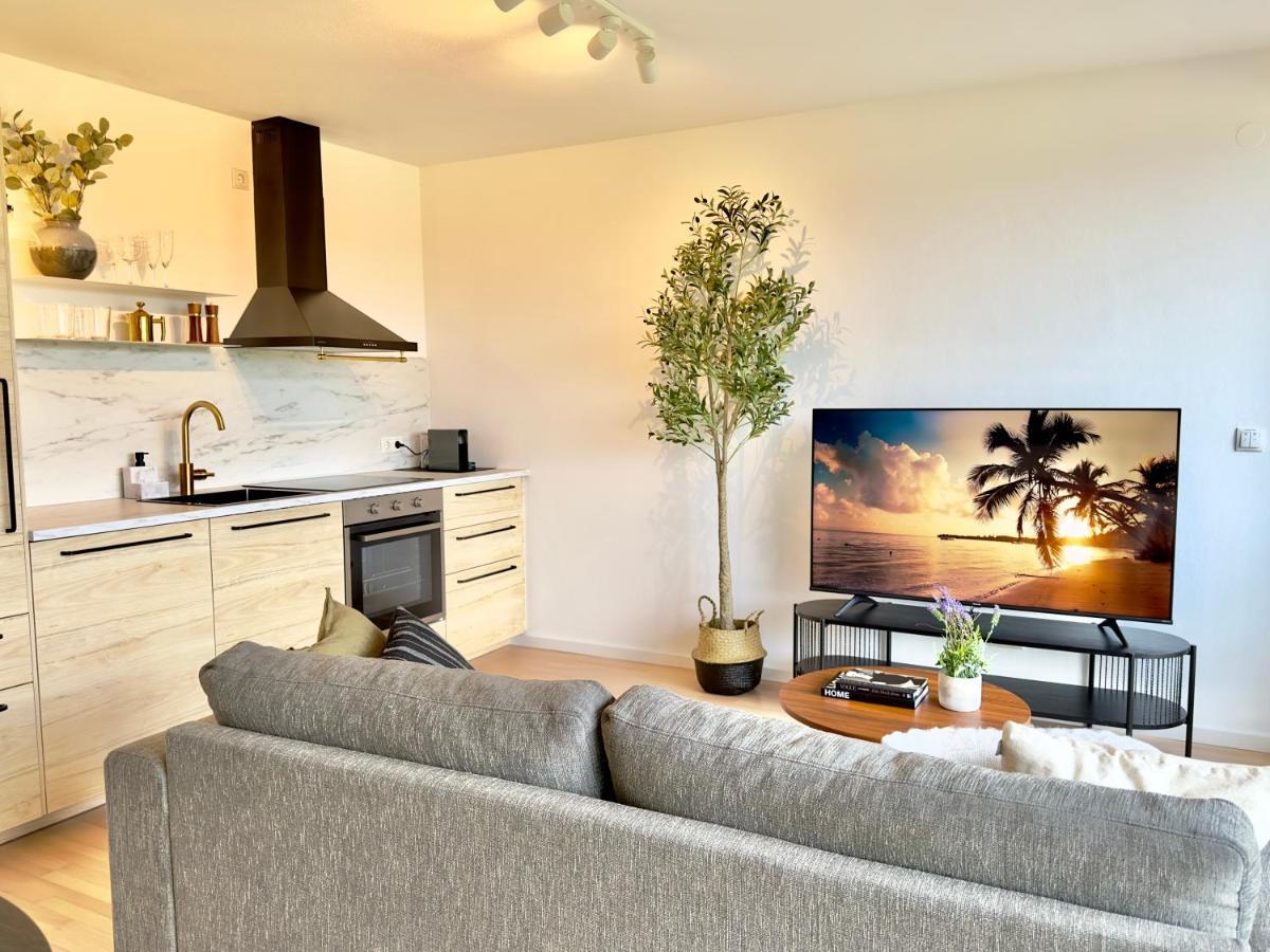 Flair Apartments Vorarlberg - Stilvolles Wohnen Nahe Bodensee & Alpen - Kueche, Balkon & Gratis Parkplatz Bregenz Ngoại thất bức ảnh